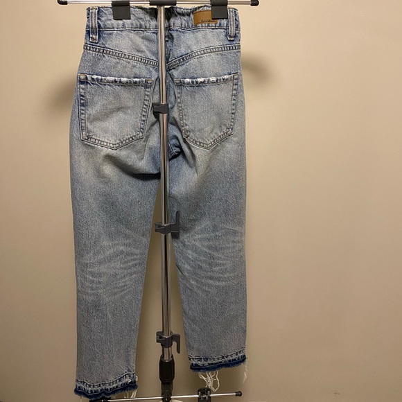 Garage Ripped Detailed Hem Mom Jeans (Size 0) - Picture 2 of 3